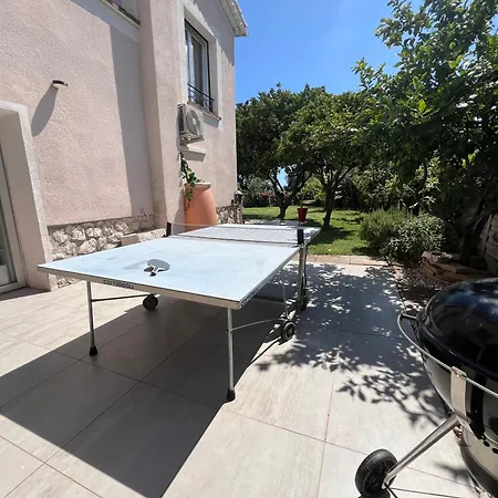 Superbe Piscine Proche Et Au Calme * Nice