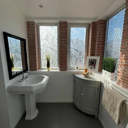 Superbe Piscine Proche Et Au Calme Villa *